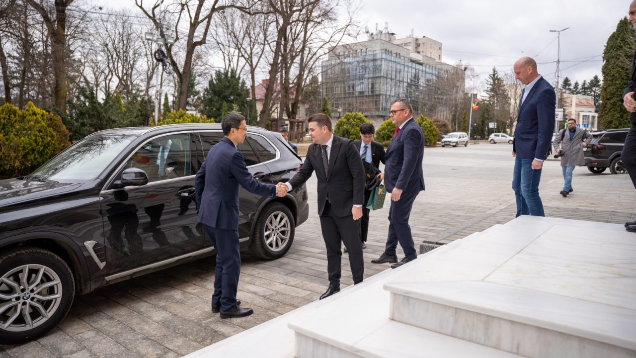 Ambasadorul Republicii Populare Chineze în România, Excelența Sa Chen Feng, în vizită la Consiliul Județean Suceava